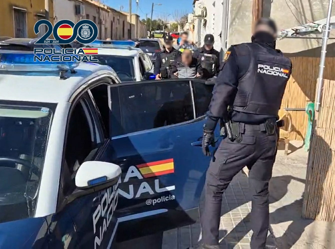 FOTO POLICIA CEMENTERIO VIEJO