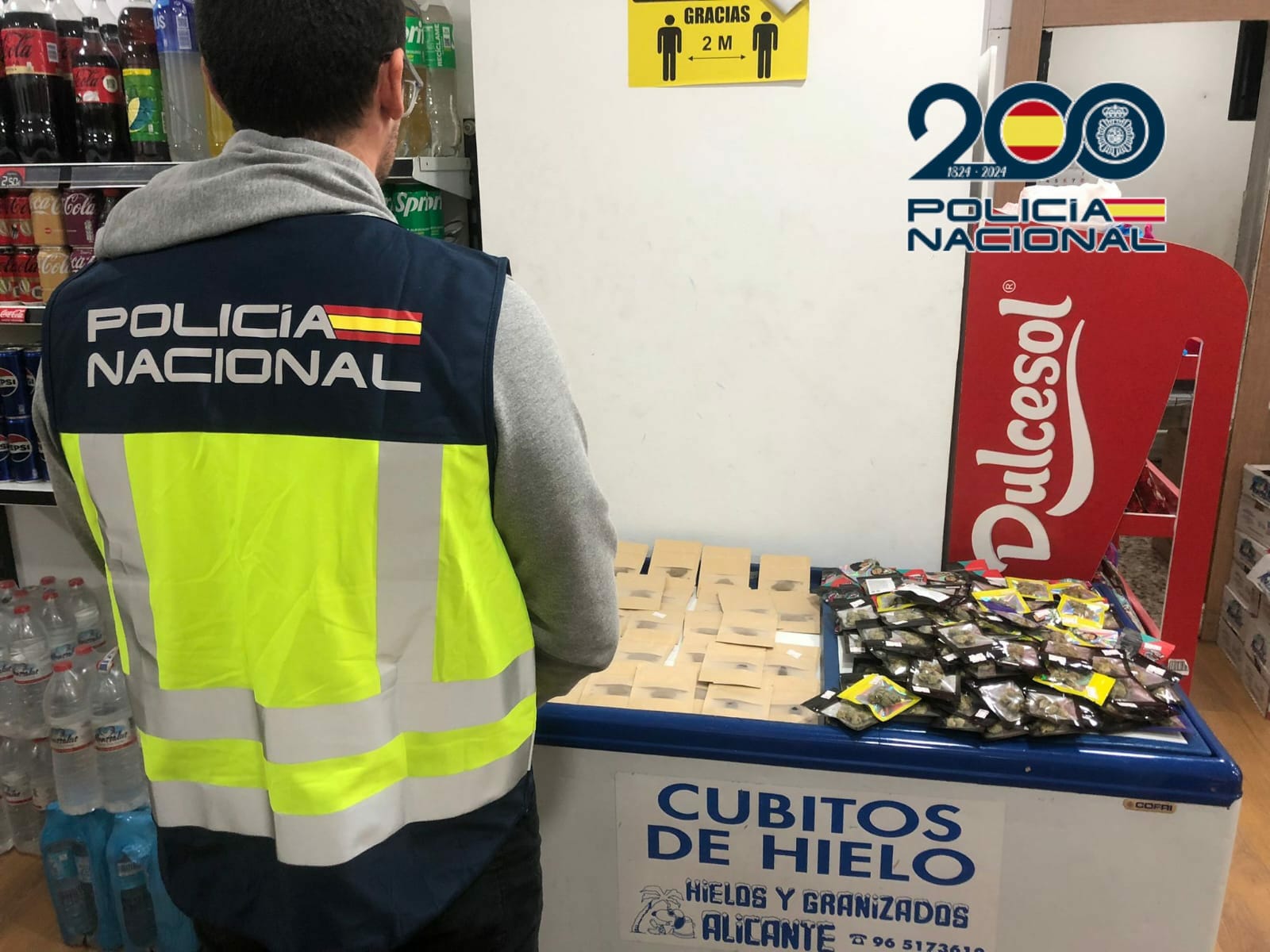 POLICIA NEGOCIO ILEGAL