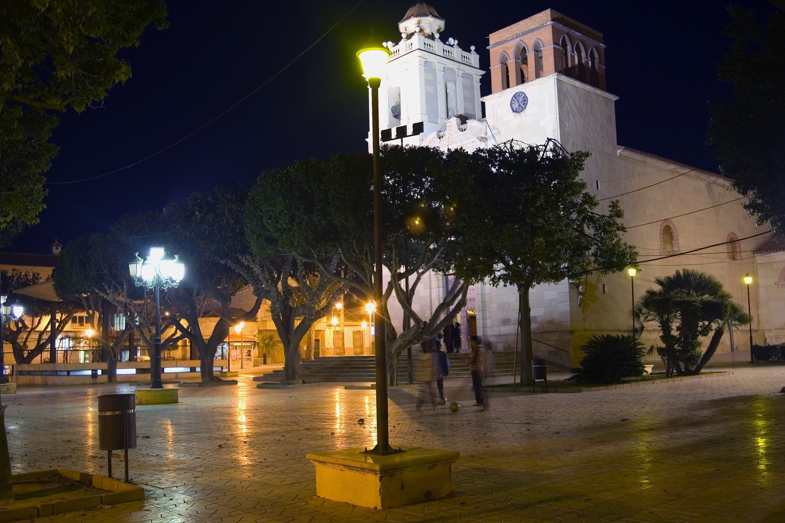 Plaza_Iglesia_Nocturno