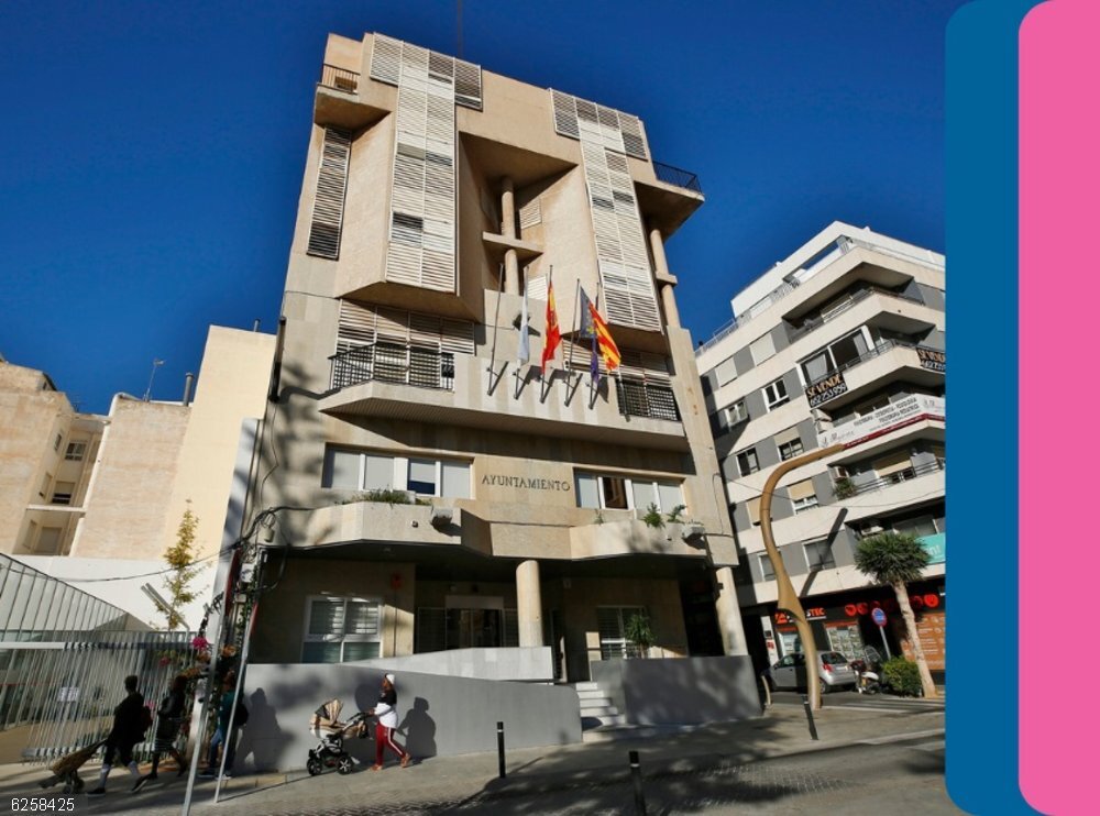 Fachada del Ayuntamiento de Torrevieja (Alicante)