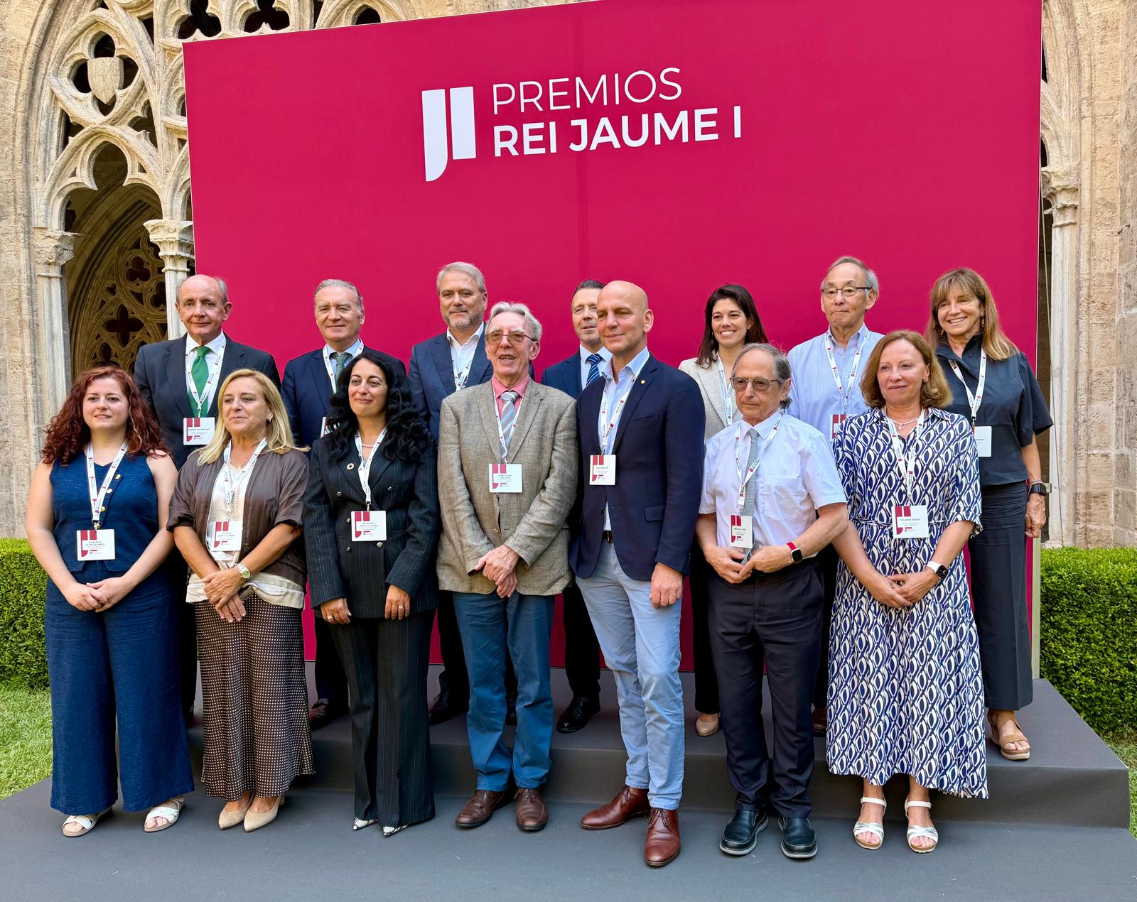 02-06-26-jurado premios jaume I
