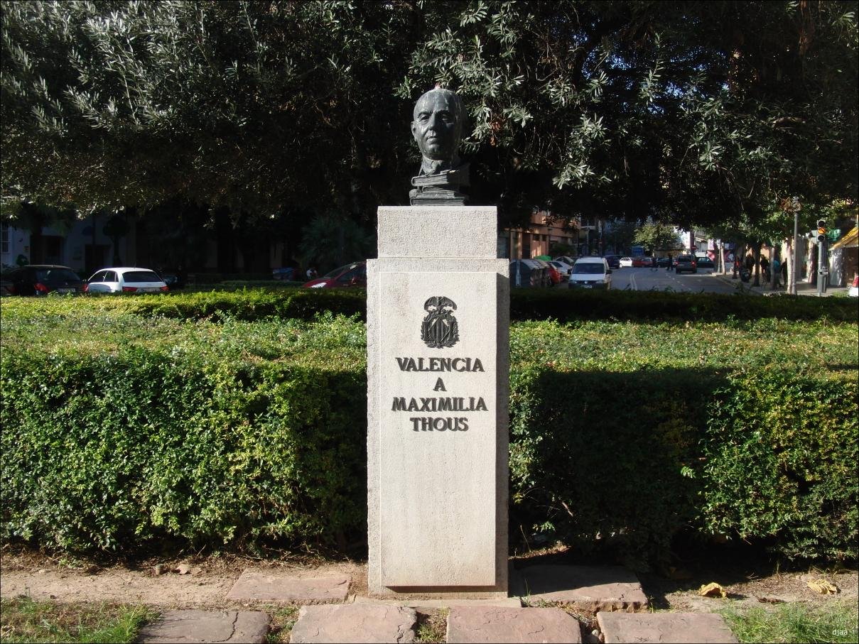 valenciaestatuamaximilianothous01